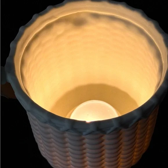 Partylite Nantucket Basket Weave Seashell Tea Light Candle Holder - Picture 5 of 5